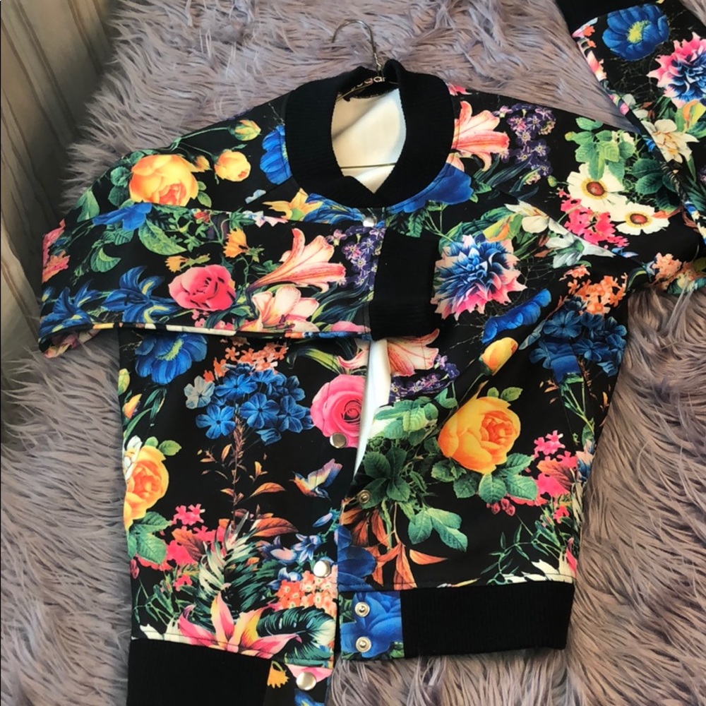 Flour pattern light jacket